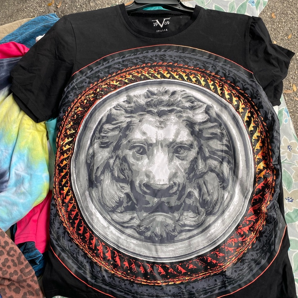 V1969 Italia Lion Shield Black